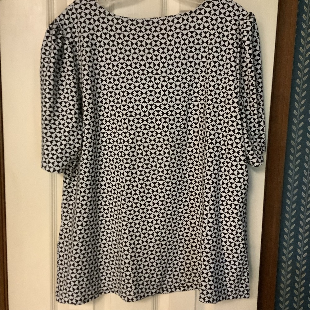 Liz Claiborne Top Short Sleeve White Geo Size XL New - Picture 3 of 11